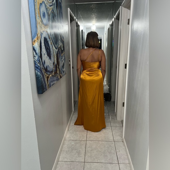 David Bridal GALINA SIGNATURE Charmeuse Draped One-Shoulder Dress size 10 - Picture 10 of 11